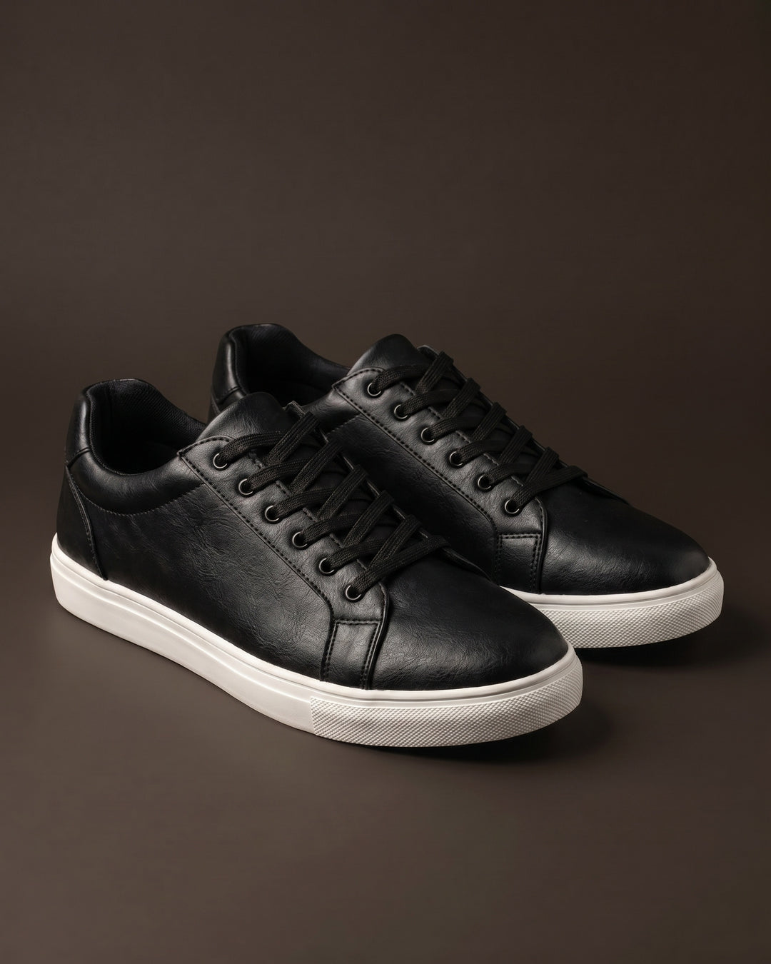 Vittorio Faux Leather Low-Top Sneaker