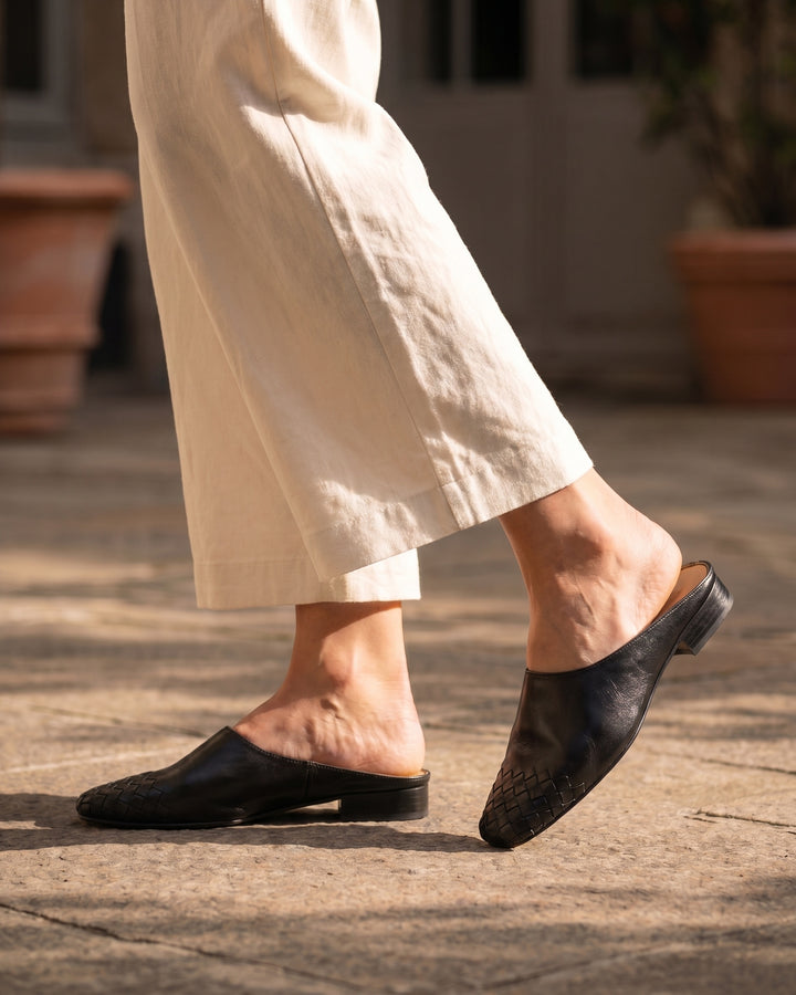 Clara Cowhide Leather Mule